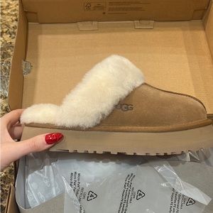 UGG Disquette Slippers women’s size 7